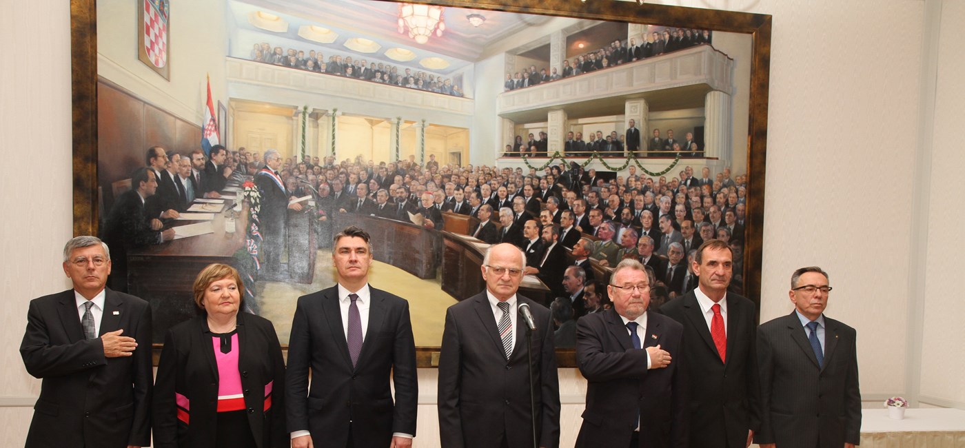 Predsjednik Vlade Milanović položio vijence na Mirogoju u povodu obilježavanja Dana neovisnosti